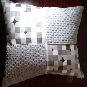 Accent pillow